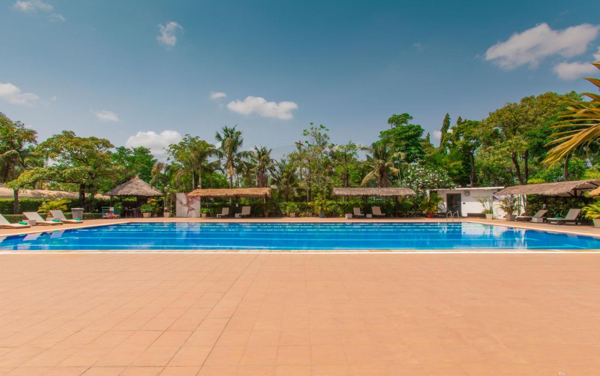Cambodian Country Club Hotel Phnom Penh Exterior foto
