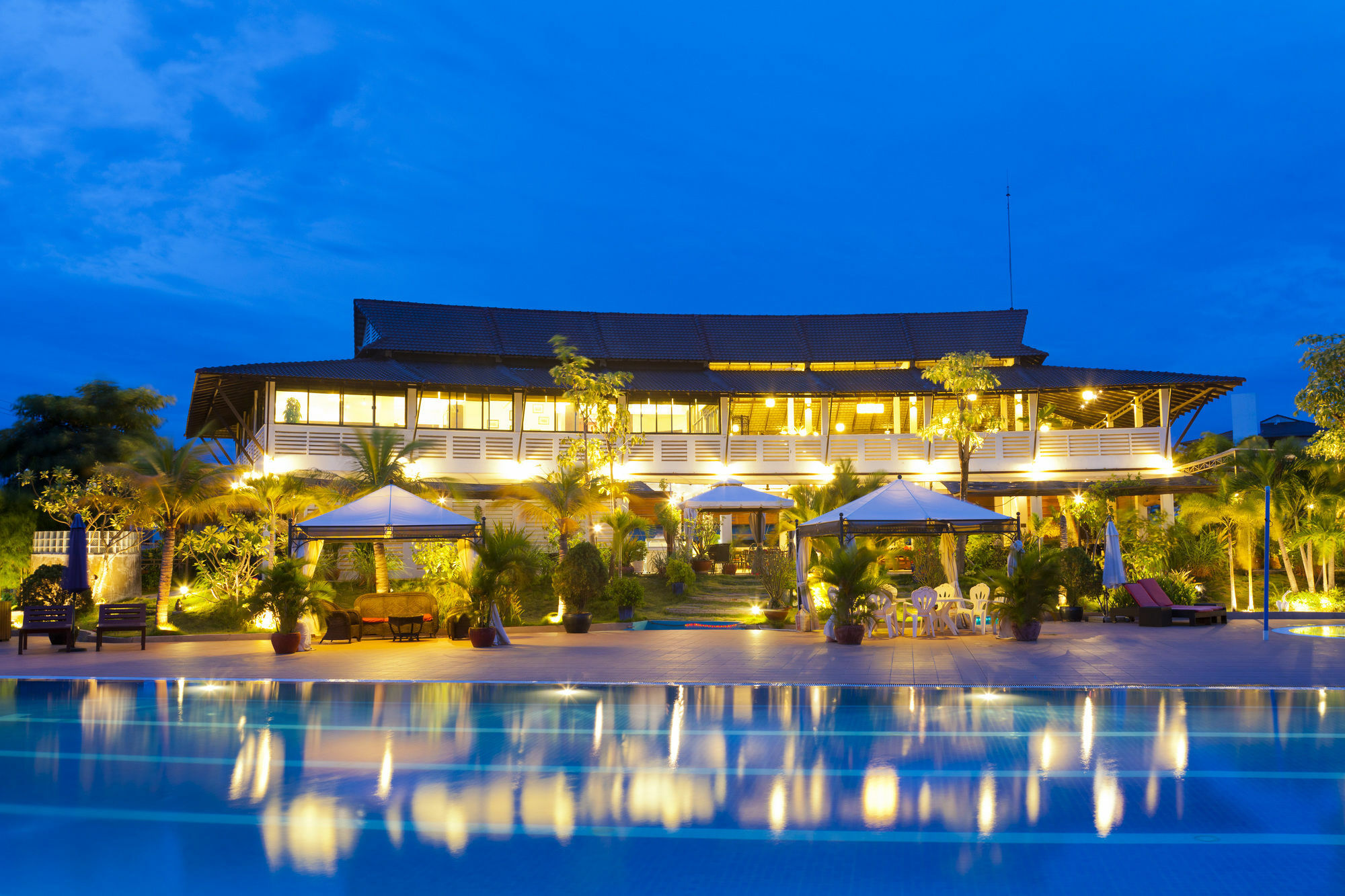 Cambodian Country Club Hotel Phnom Penh Exterior foto